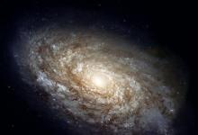 天體物理學家發(fā)現巨大的黑洞在矮星系周圍徘徊