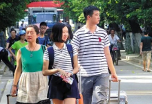 今年的高考分?jǐn)?shù)預(yù)計將會下調(diào)并且部分學(xué)校都進(jìn)行了擴招