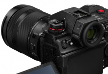 松下正認(rèn)真地向其LUMIX DC-S1H無(wú)反光鏡相機(jī)提供最新的固件版本2.0