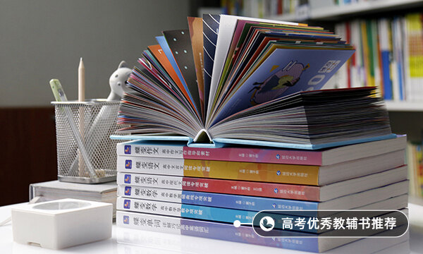 大學(xué)新生報到的歡迎詞簡短
